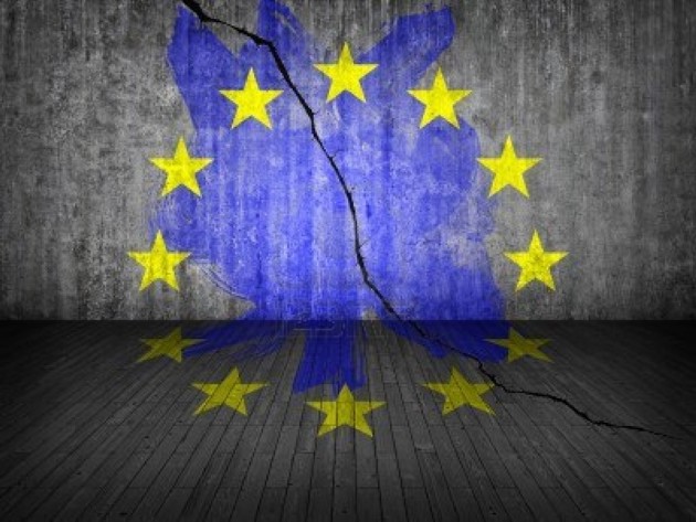 bandiera-euro-crisi-crack.jpg