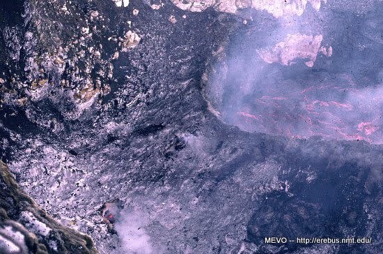 vulcano-erebus-polo-sud-lago-lava.jpg