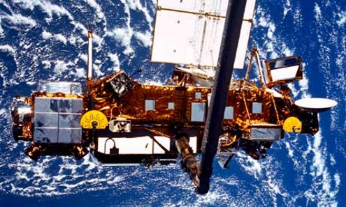 satellite-cinque-tonnellate-cadere-nasa.jpg
