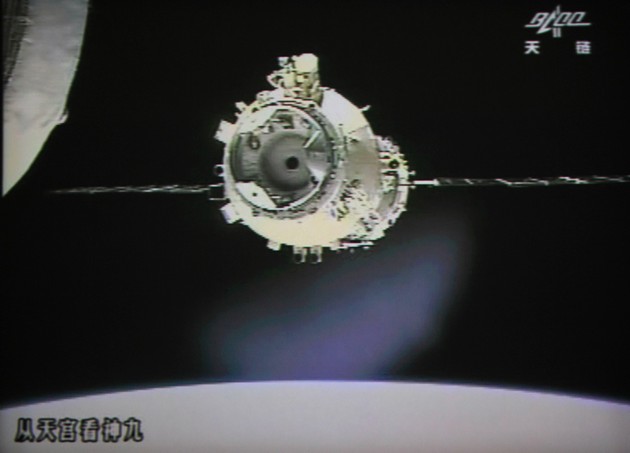 shenzhou-9-taikonauti-astronauti-cinesi-3.jpg